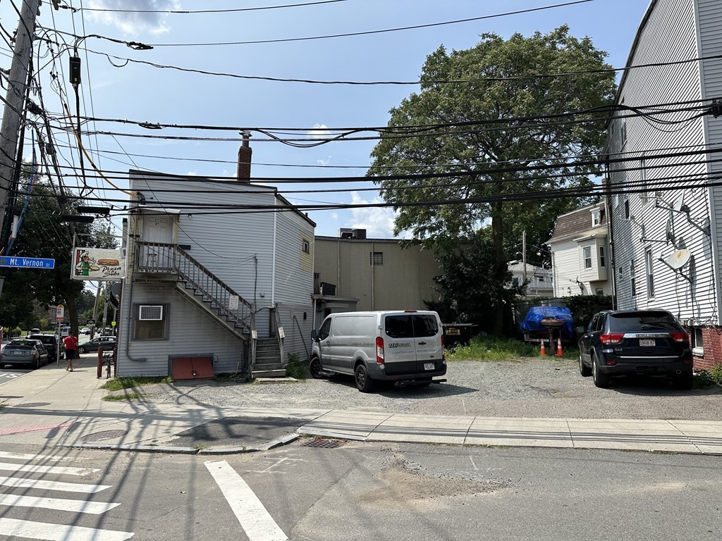 97 Mount Vernon St