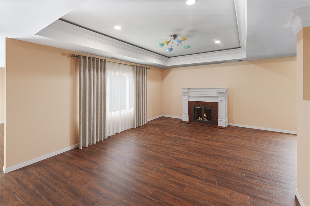 156 Woodbine Cir