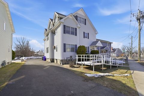 890-892 Saint James Ave Springfield MA 01104