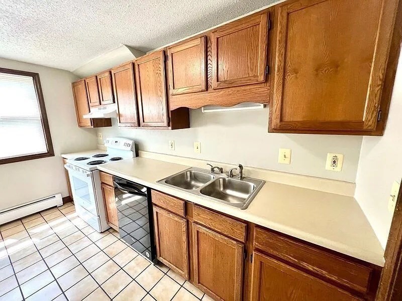 890-892 Saint James Ave