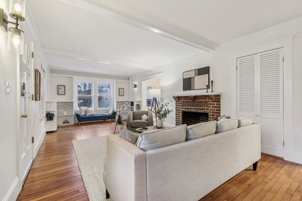 72 Las Casas St