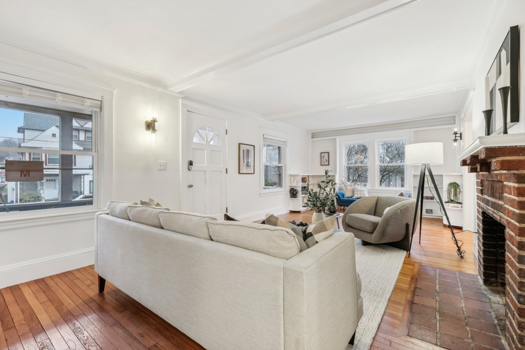 72 Las Casas St