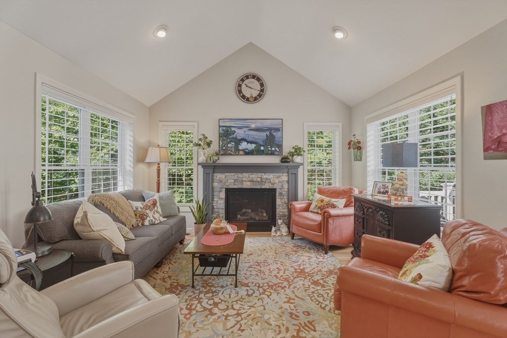 6 Wyndbrook Ln #6, Tyngsborough, MA, 6 Wyndbrook Ln #6, Tyngsborough, MA Photo #5