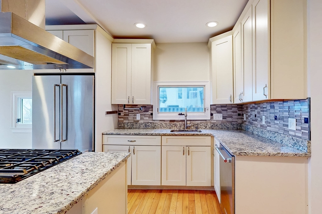 122 Franklin Ave 2