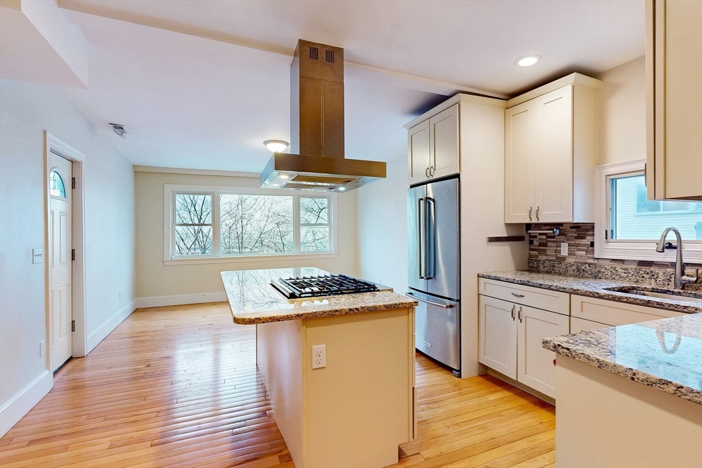 122 Franklin Ave 2