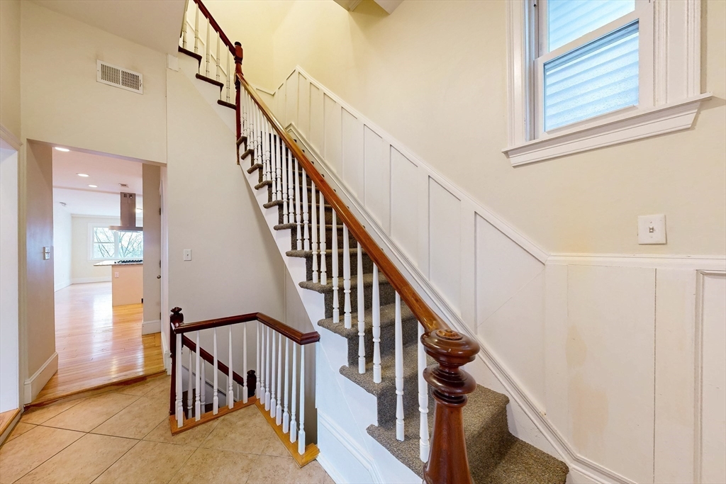 122 Franklin Ave 2