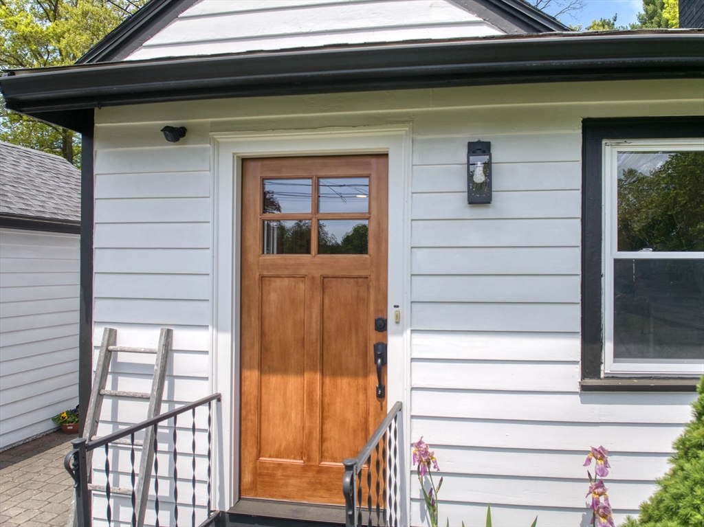 13 Kingston St.