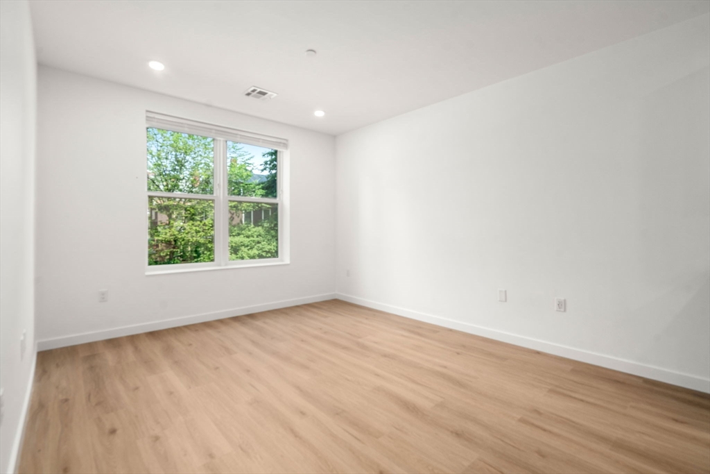 40 Centre St #405, Brookline, MA Photo #3