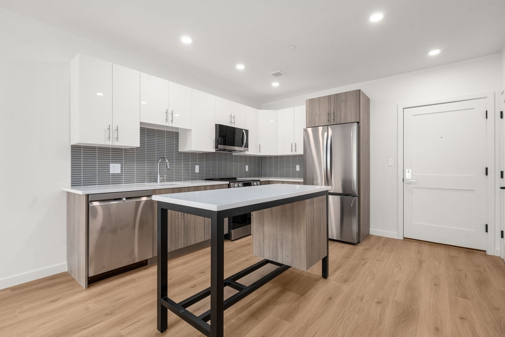 40 Centre St #405, Brookline, MA Photo #1
