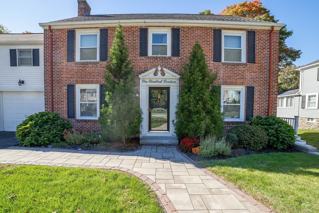119 Newton Ave N
