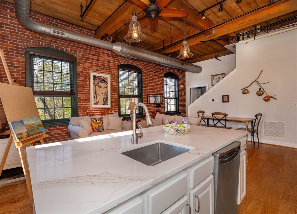 25 Pond St #210, Amesbury, MA Photo #6