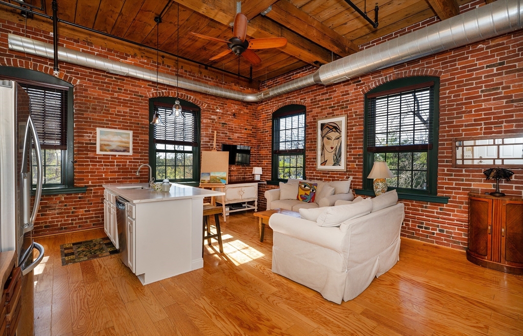 25 Pond St #210, Amesbury, MA Photo #7