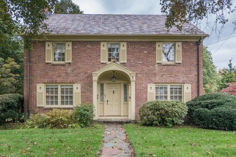 Photo of 32 Longview Dr, Longmeadow, MA 01106 (MLS # 73451565)