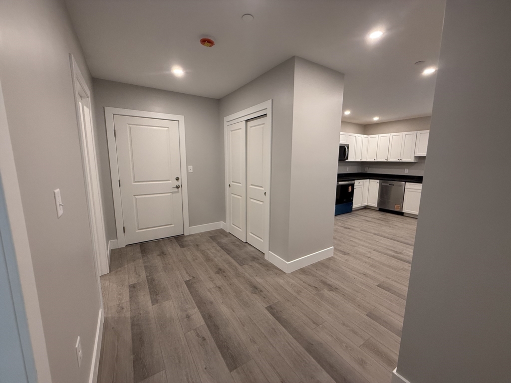 251 Sladen Street 304