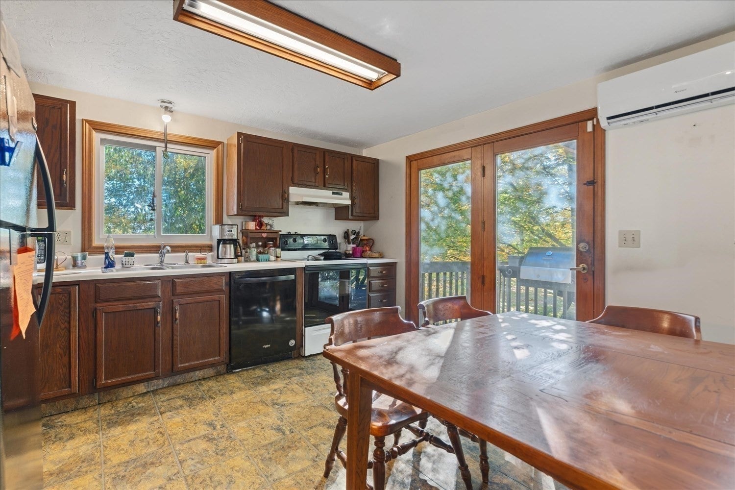 59 Iroquois Street, Worcester, MA Photo #7