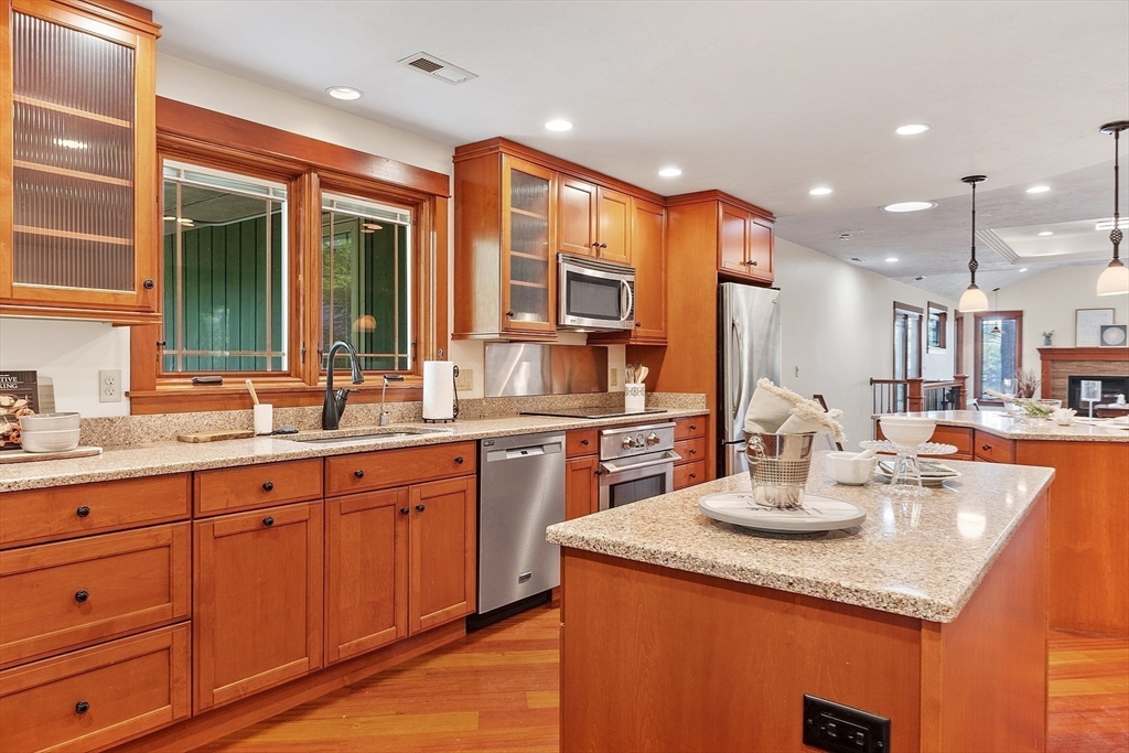 260 Fort Pond Rd