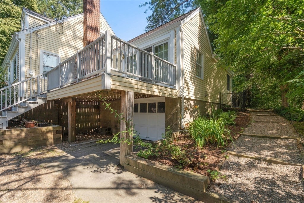 167 Glezen Ln