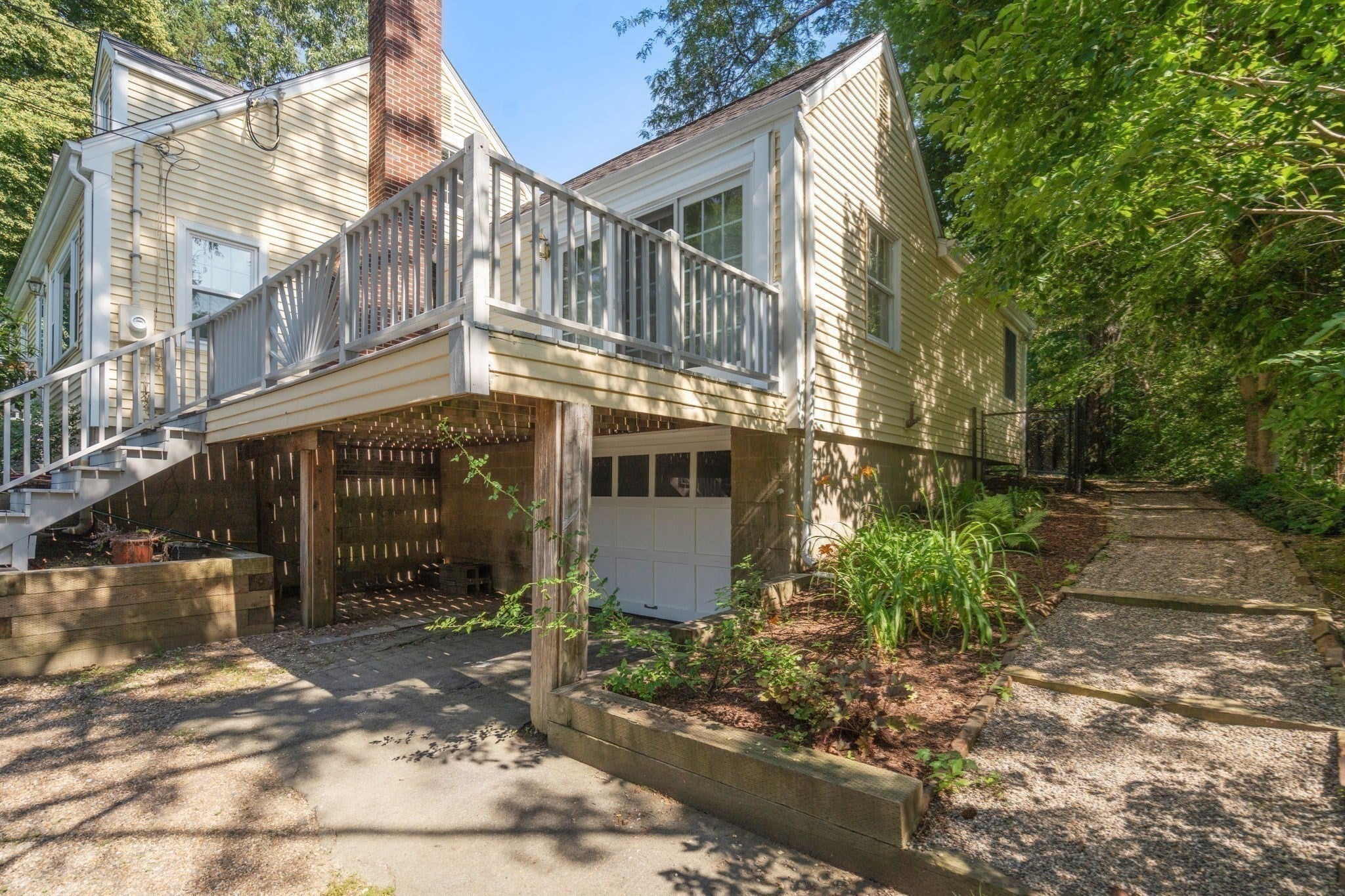 167 Glezen Ln