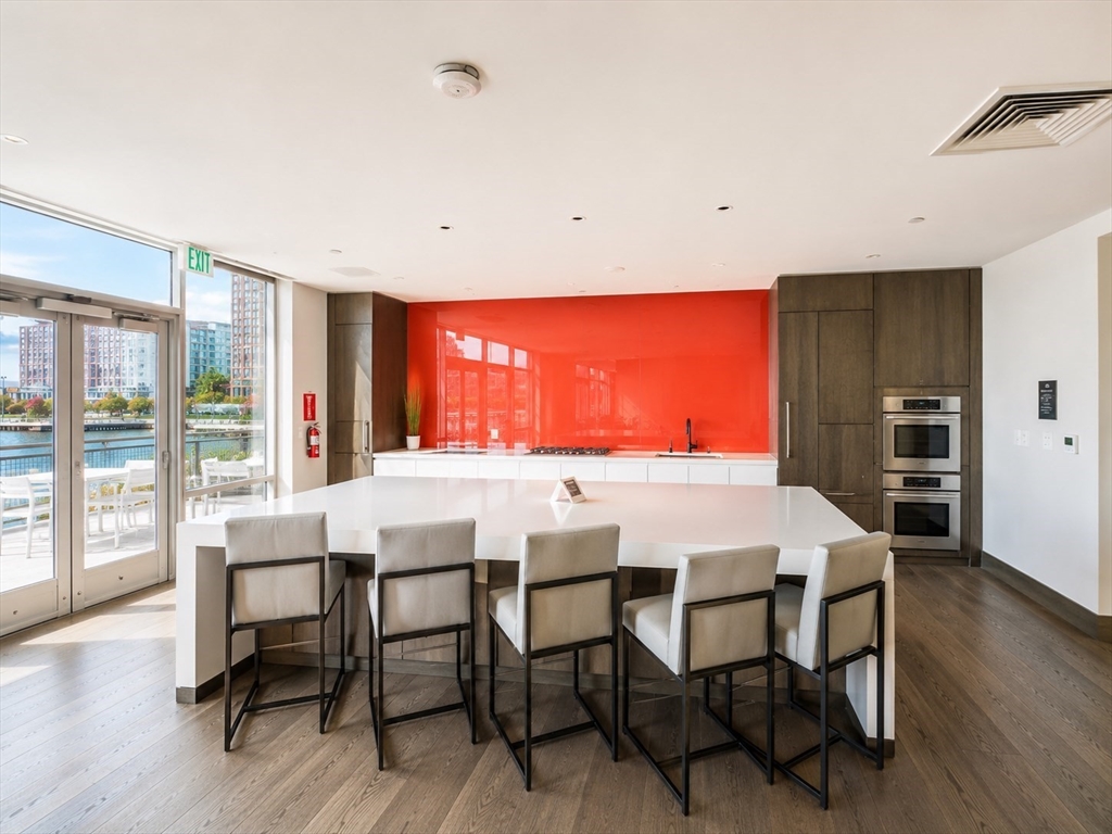 65 Lewis St 202