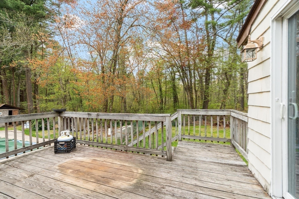 10 Meadowglen Rd, Billerica, MA Photo #26