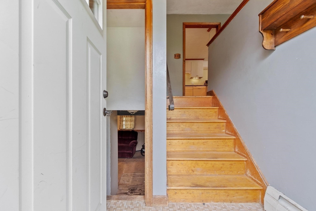 10 Meadowglen Rd, Billerica, MA Photo #4