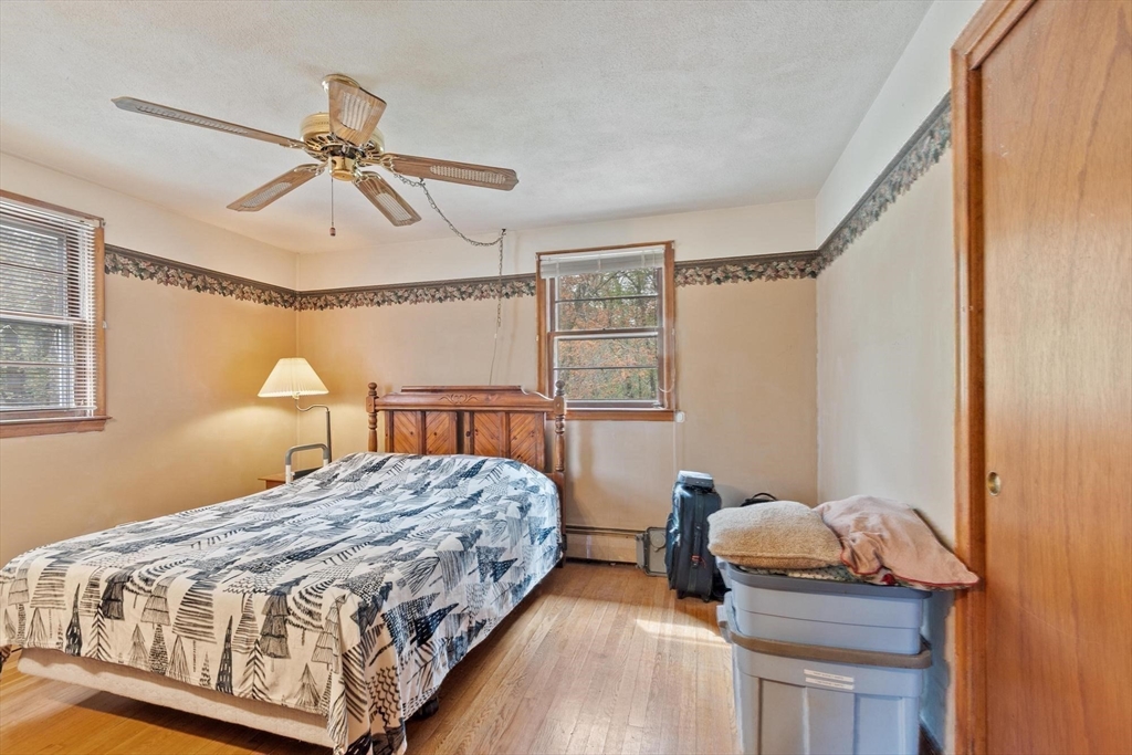 10 Meadowglen Rd, Billerica, MA Photo #16