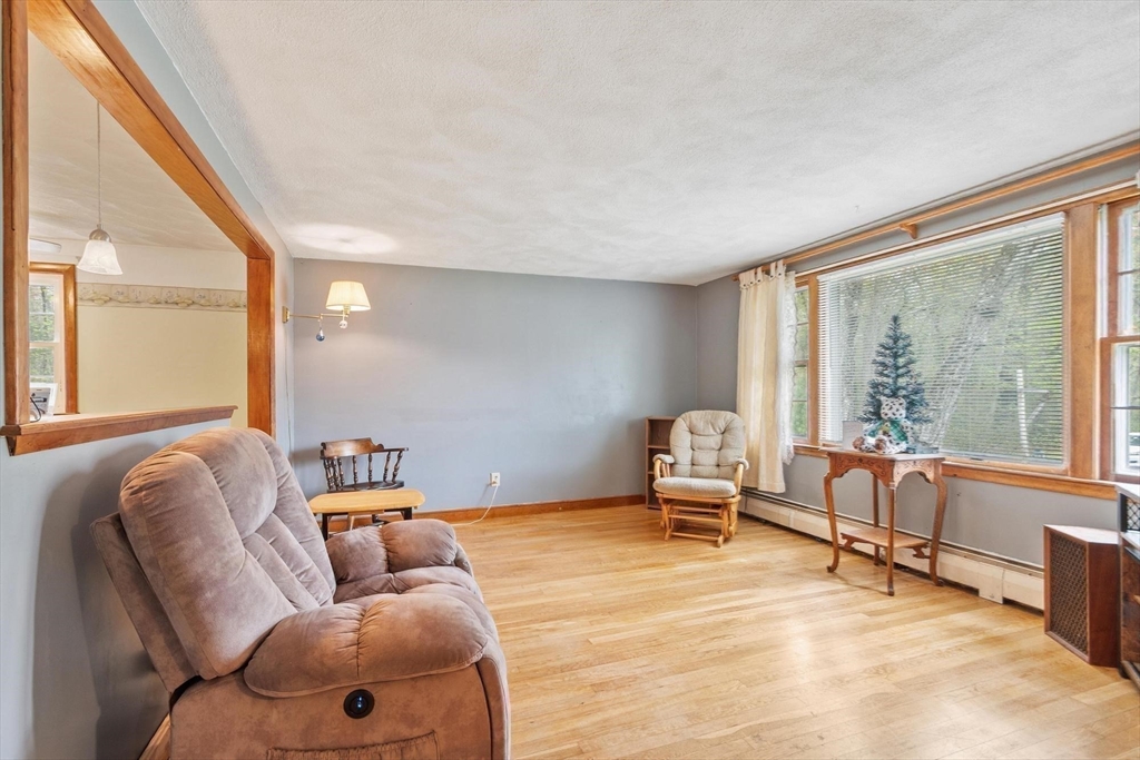 10 Meadowglen Rd, Billerica, MA Photo #6