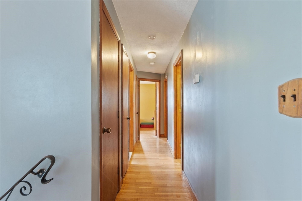 10 Meadowglen Rd, Billerica, MA Photo #15