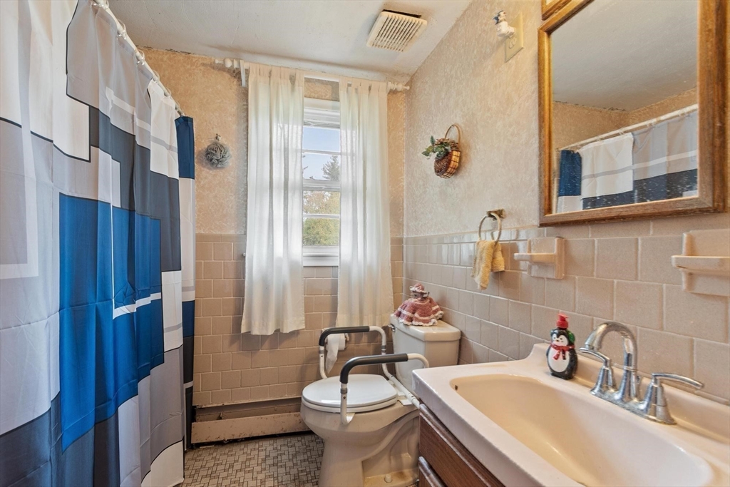 10 Meadowglen Rd, Billerica, MA Photo #20