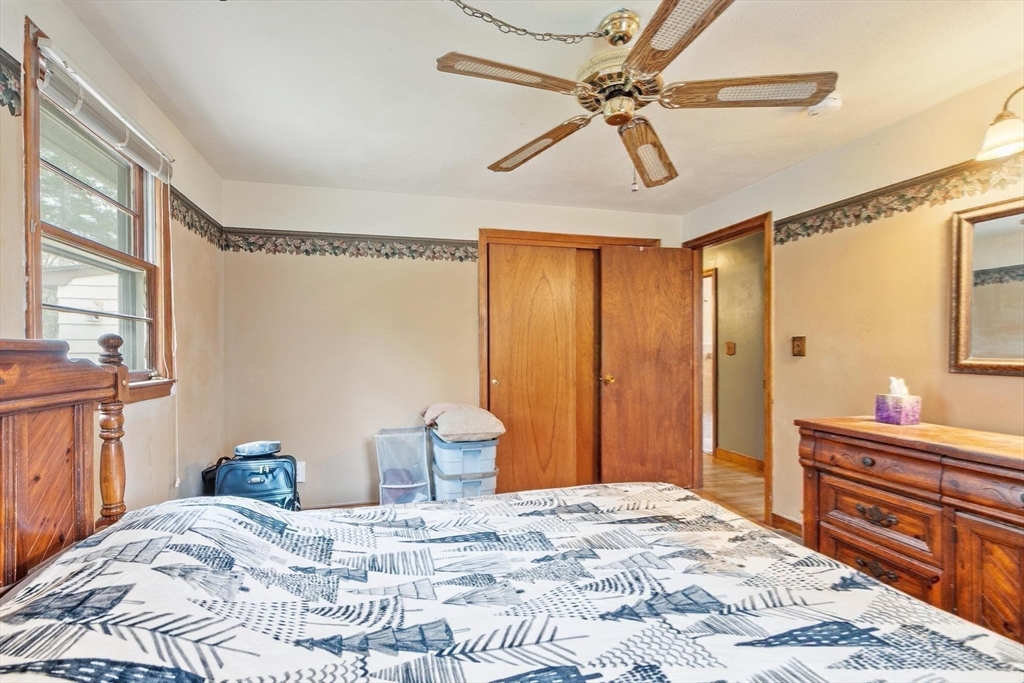 10 Meadowglen Rd, Billerica, MA Photo #17