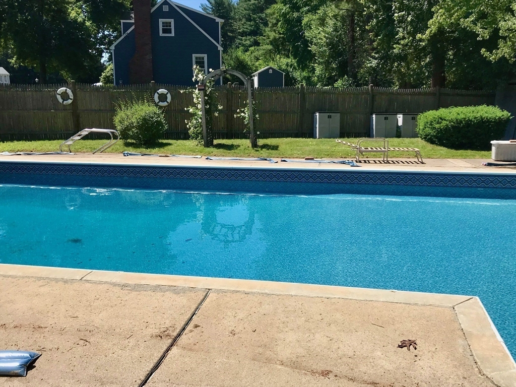10 Meadowglen Rd, Billerica, MA Photo #31