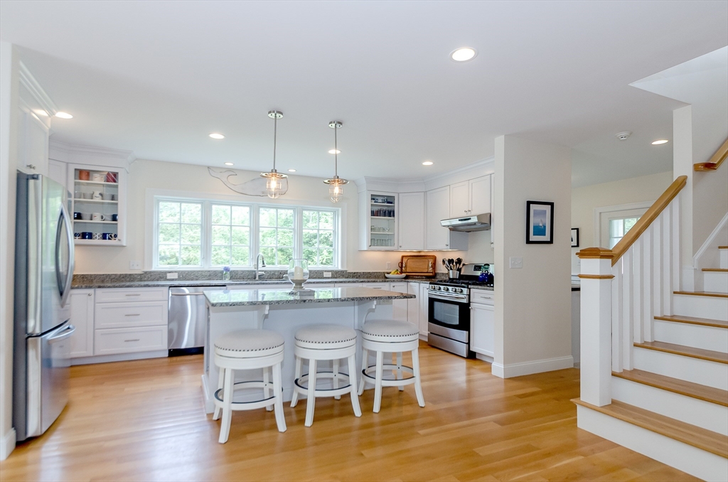 34 Nonquitt Ave