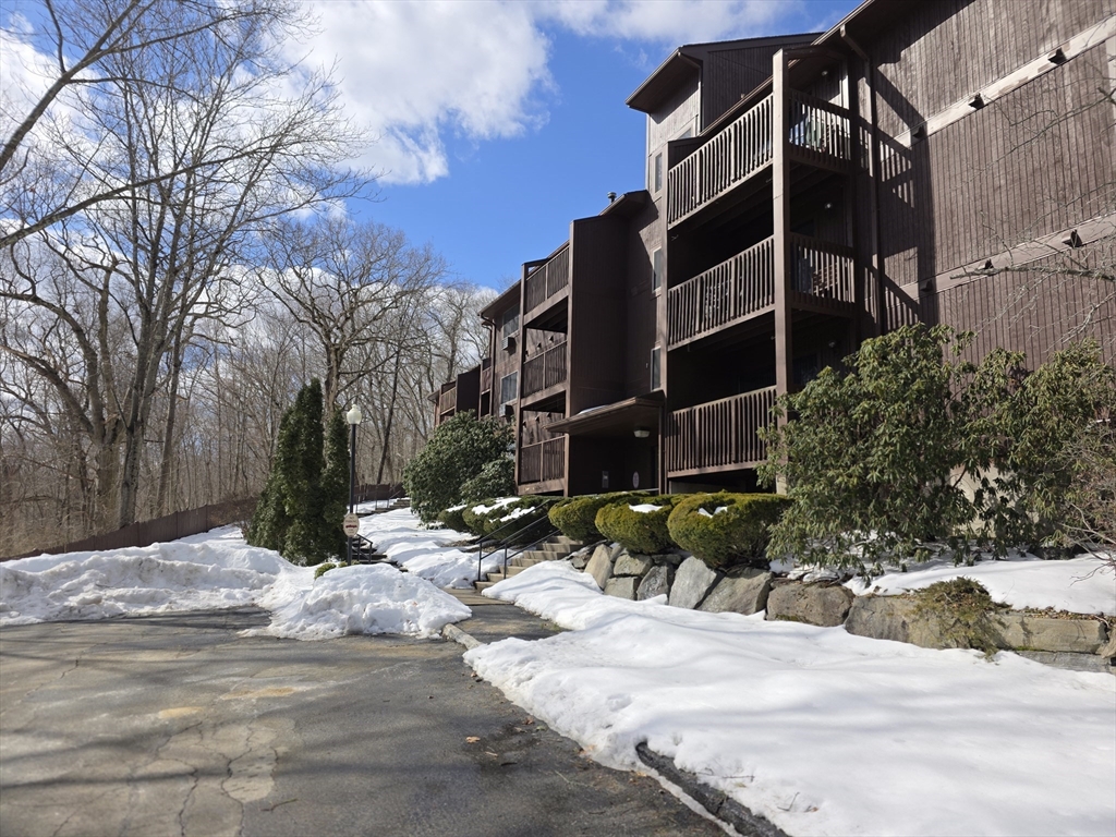 340 Sunderland Rd 14