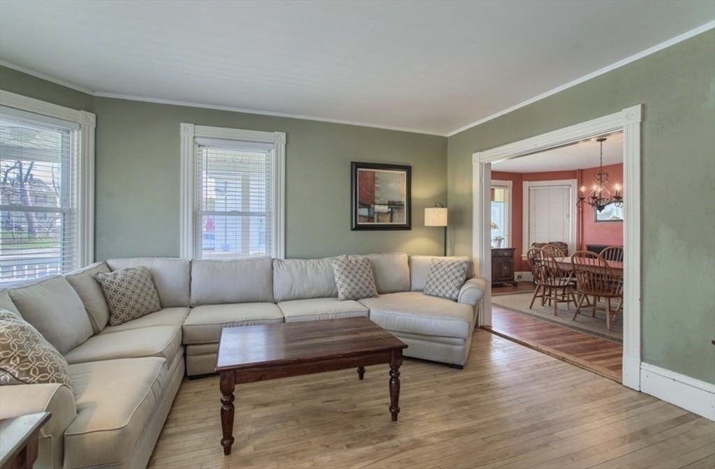 34 Emerald St