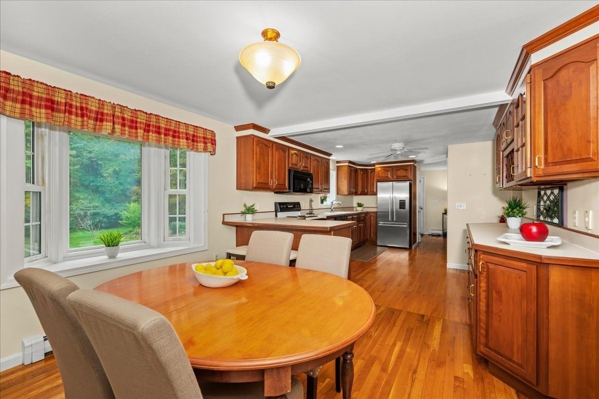 18 Fairview Drive, Southborough, MA Photo #3