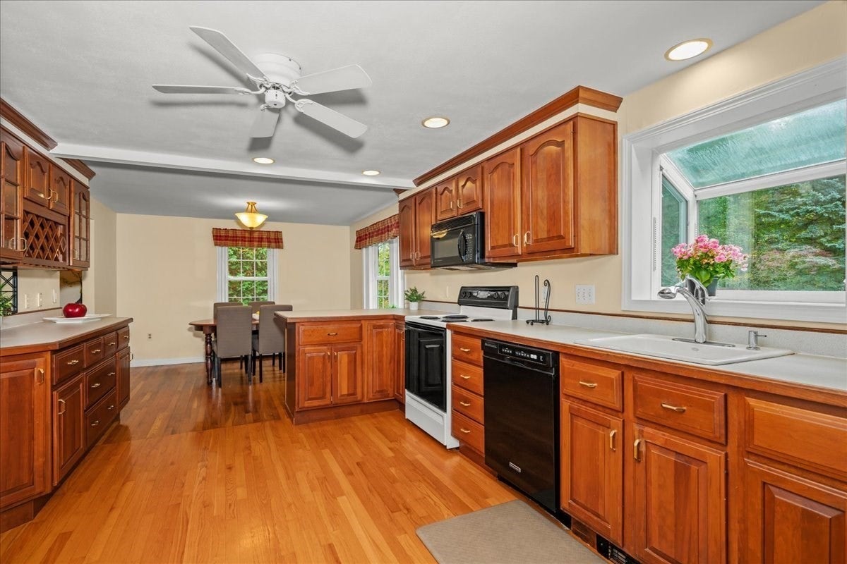 18 Fairview Drive, Southborough, MA Photo #7