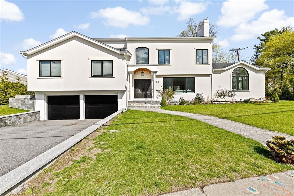 Photo of 110 Redwood Rd, Newton, MA