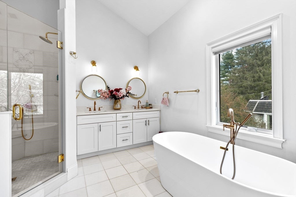 110 Redwood Rd, Newton, MA Photo #12