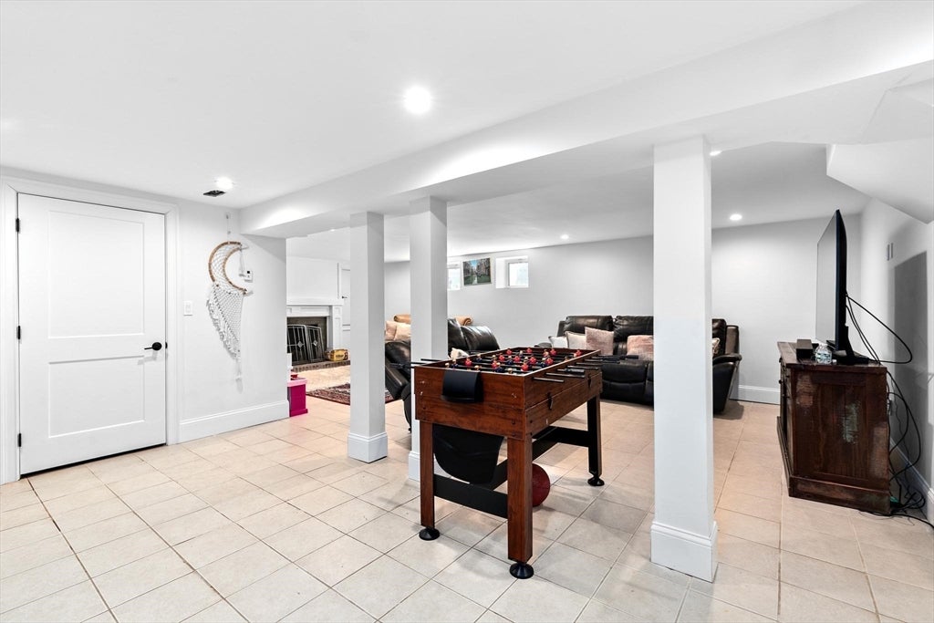 110 Redwood Rd, Newton, MA Photo #17