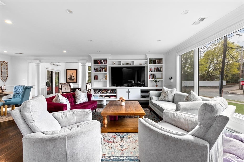 110 Redwood Rd, Newton, MA Photo #6