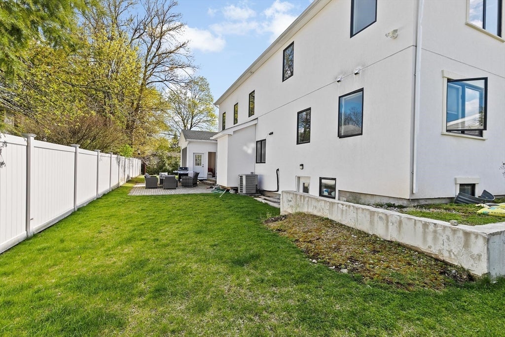 110 Redwood Rd, Newton, MA Photo #19
