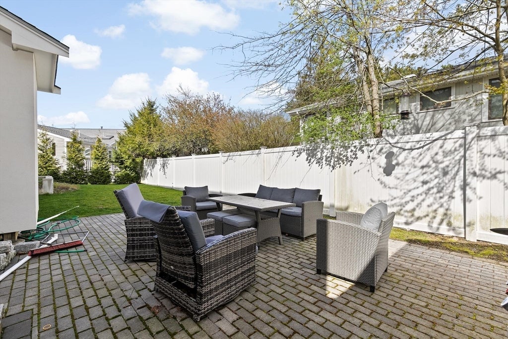 110 Redwood Rd, Newton, MA Photo #18