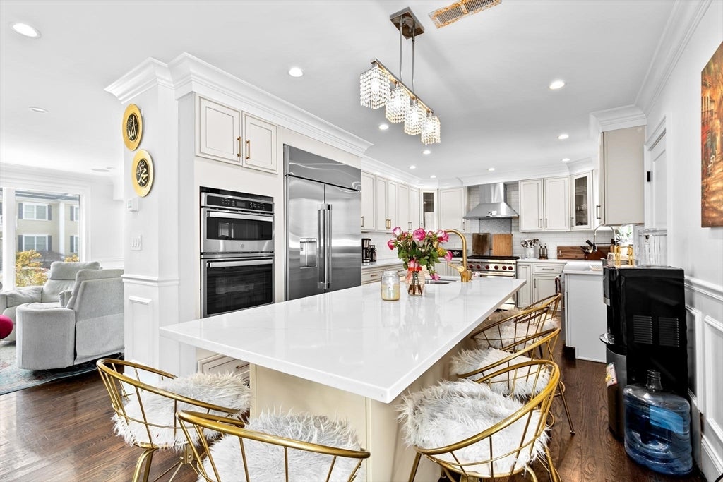 110 Redwood Rd, Newton, MA Photo #4