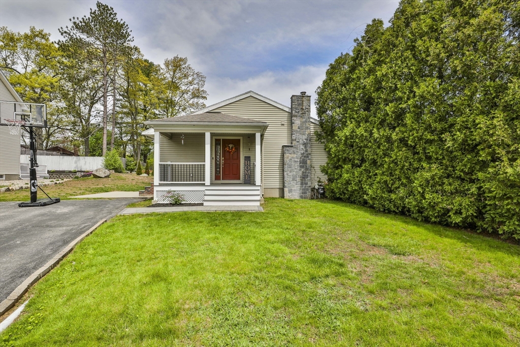 6 Phaneuf St, Middleton, MA Photo #3