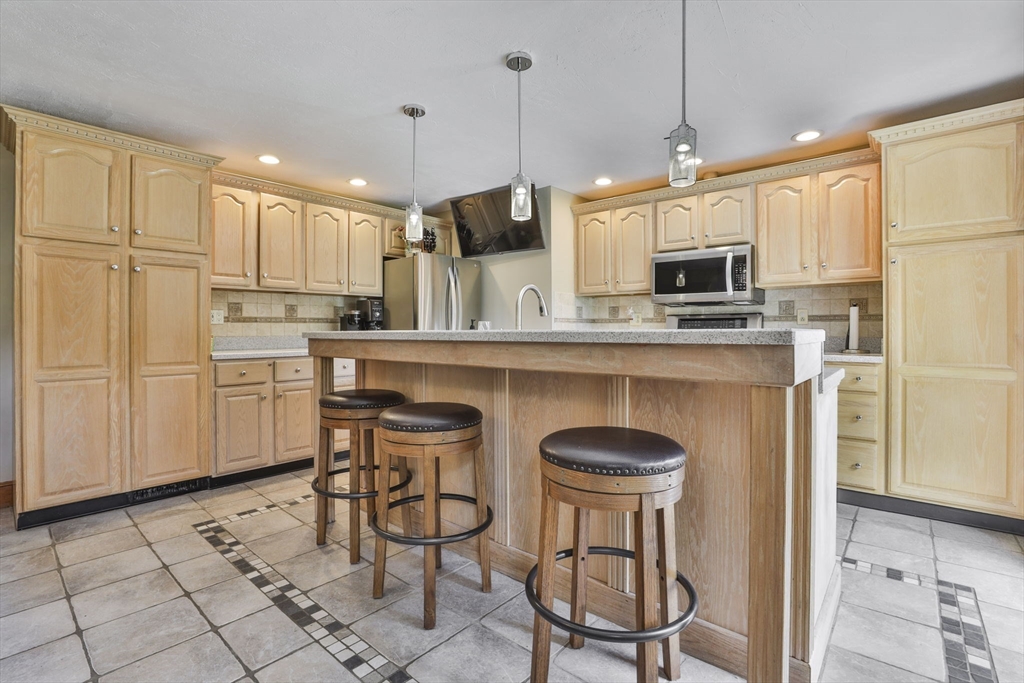 6 Phaneuf St, Middleton, MA Photo #6