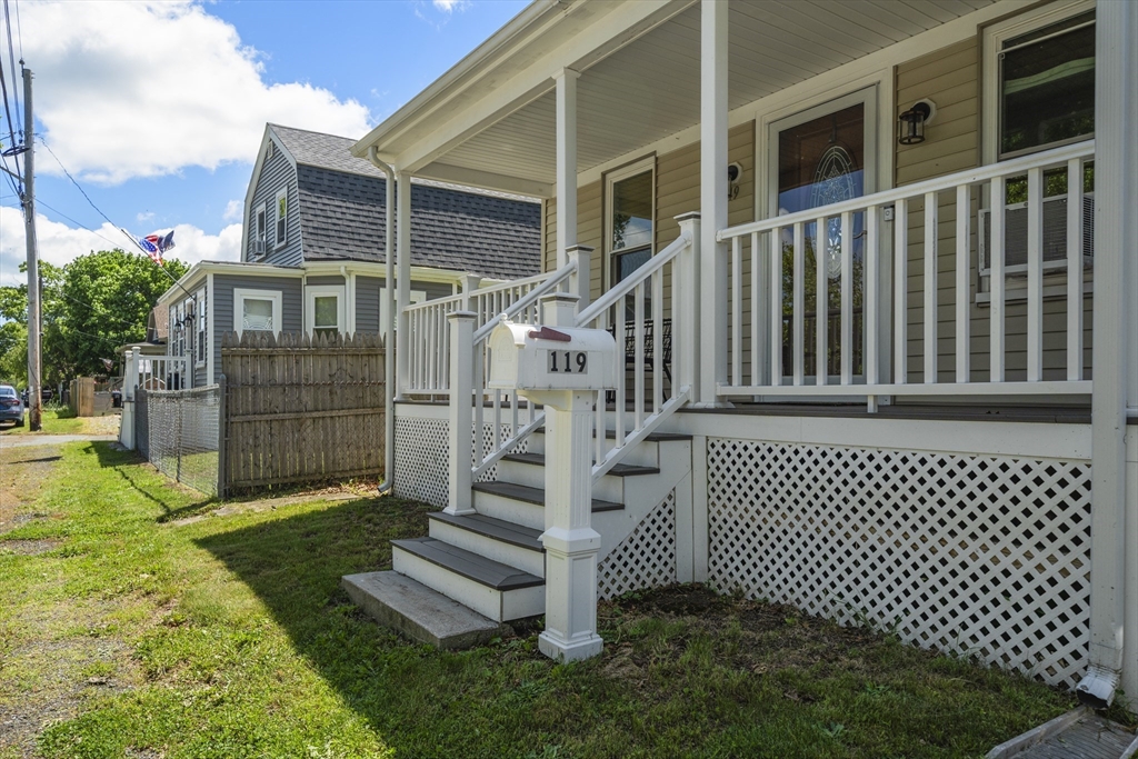 119 James St