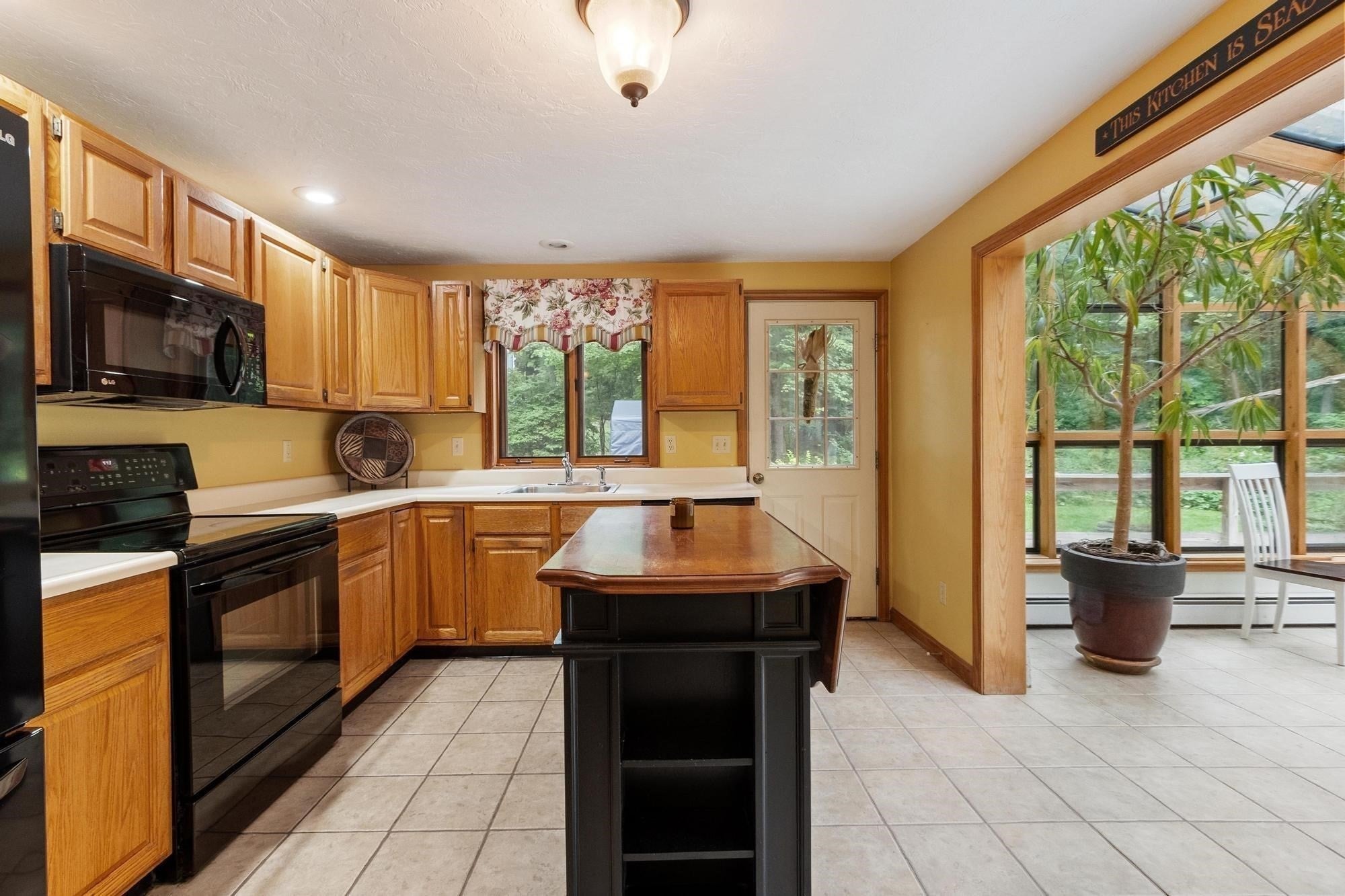 10 Hog Hill Rd, Pepperell, MA, 10 Hog Hill Rd, Pepperell, MA Photo #10