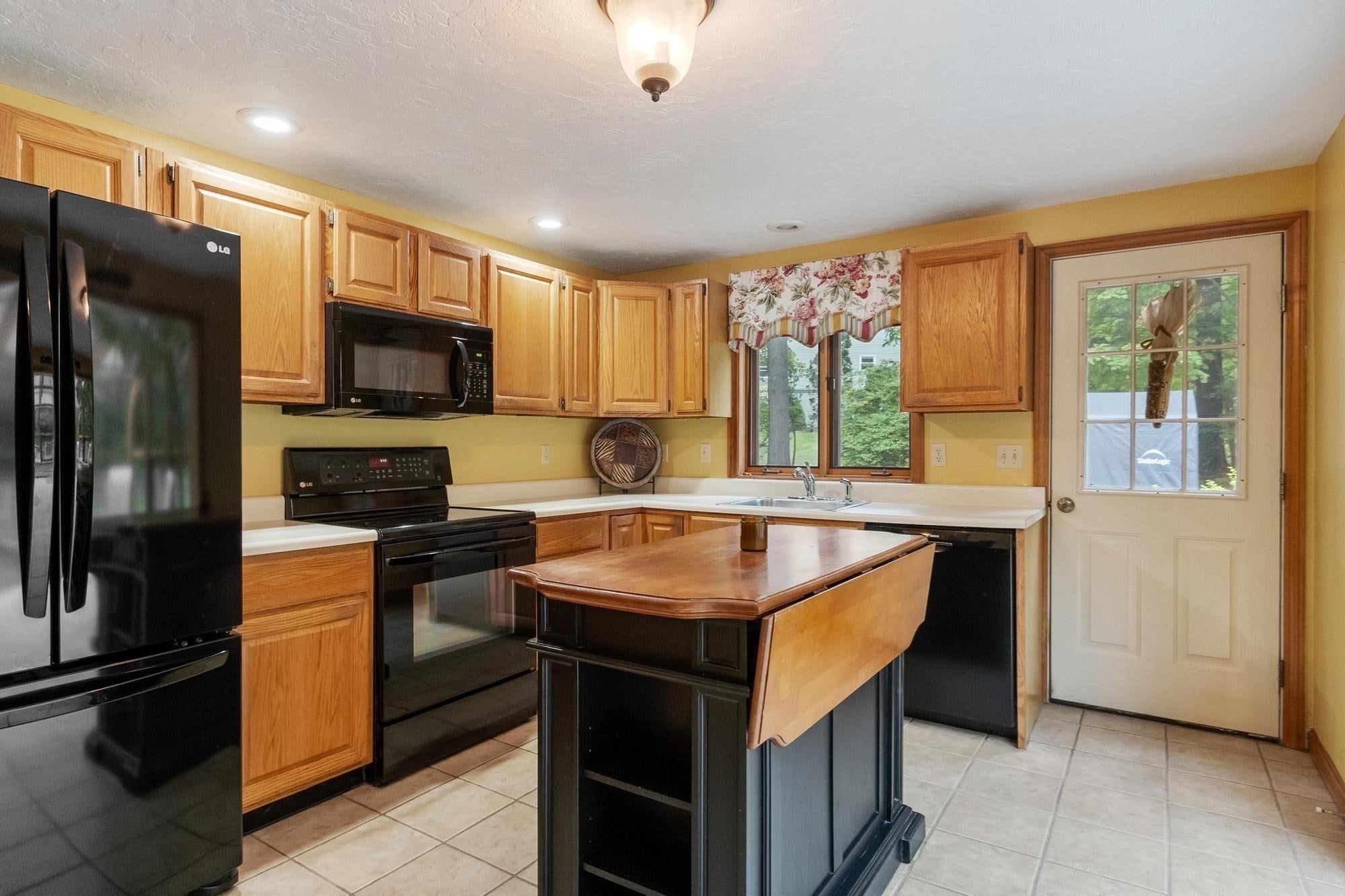 10 Hog Hill Rd, Pepperell, MA, 10 Hog Hill Rd, Pepperell, MA Photo #11