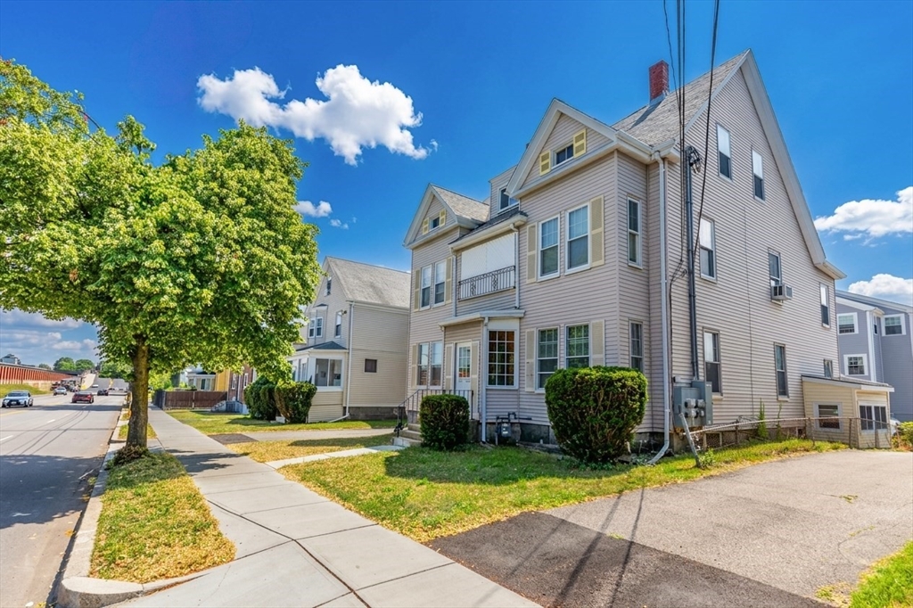 245-247 Newport Ave