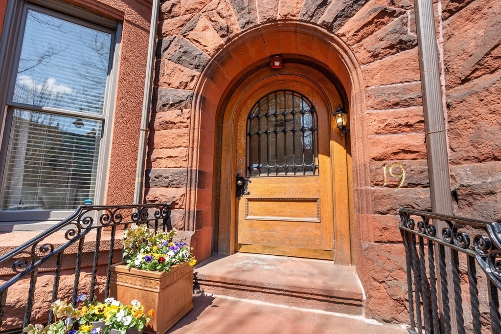 19 Bay State Road 4